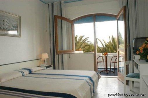 Hotel Azzolini Villagrazia Di Carini Chambre photo